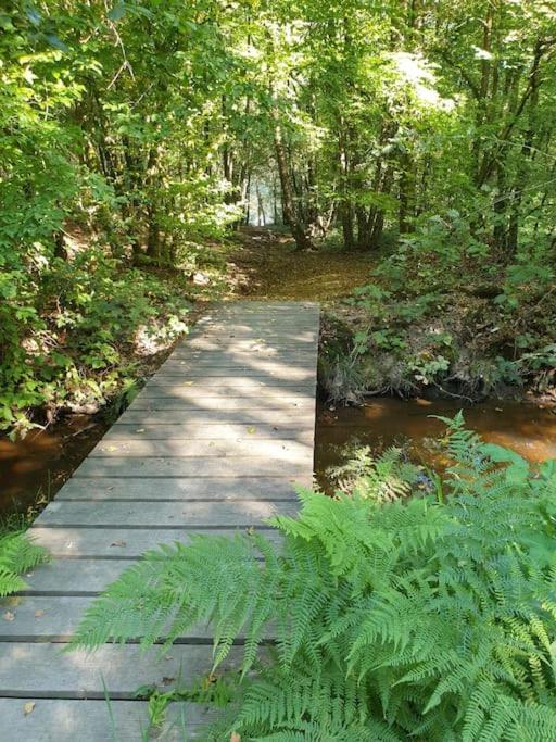 Gite N° 20, En Pleine Nature, Frontalier Signy-le-Petit Luaran gambar